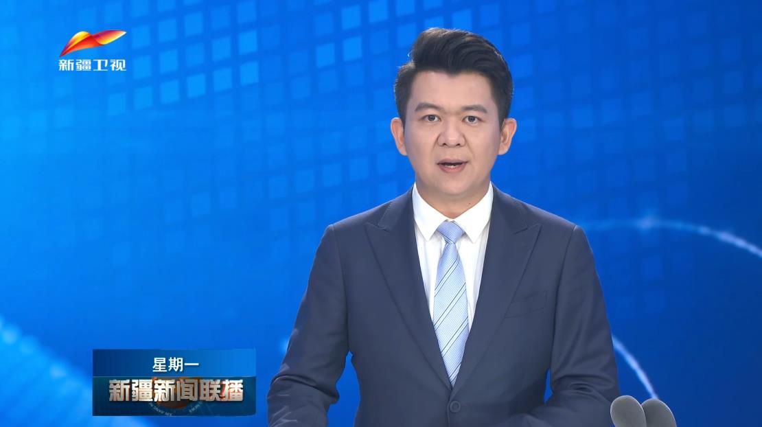 陈小江在新疆大学讲授思政课