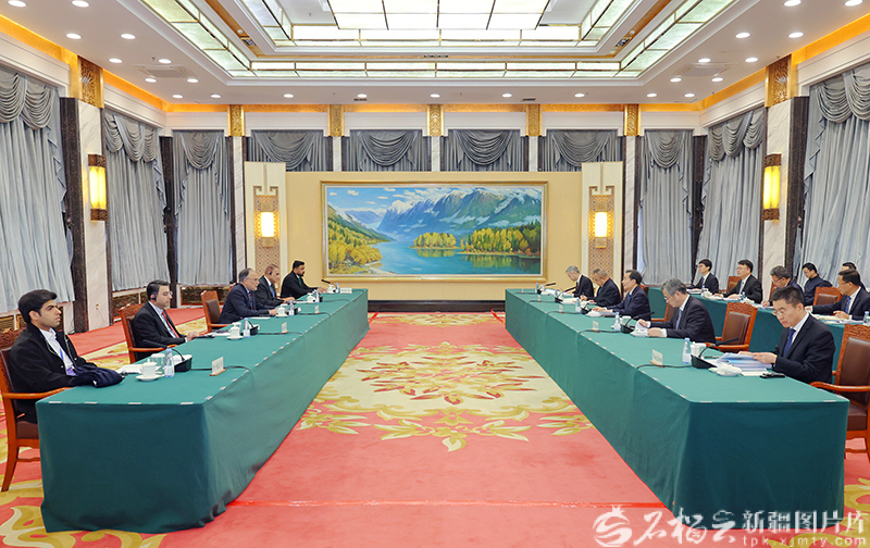 陈小江艾尔肯·吐尼亚孜会见巴基斯坦规划、发展与特别倡议部部长阿赫桑·伊克巴尔