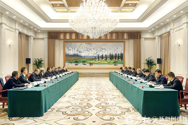 陈小江艾尔肯·吐尼亚孜会见中国中铁股份有限公司董事长陈文健